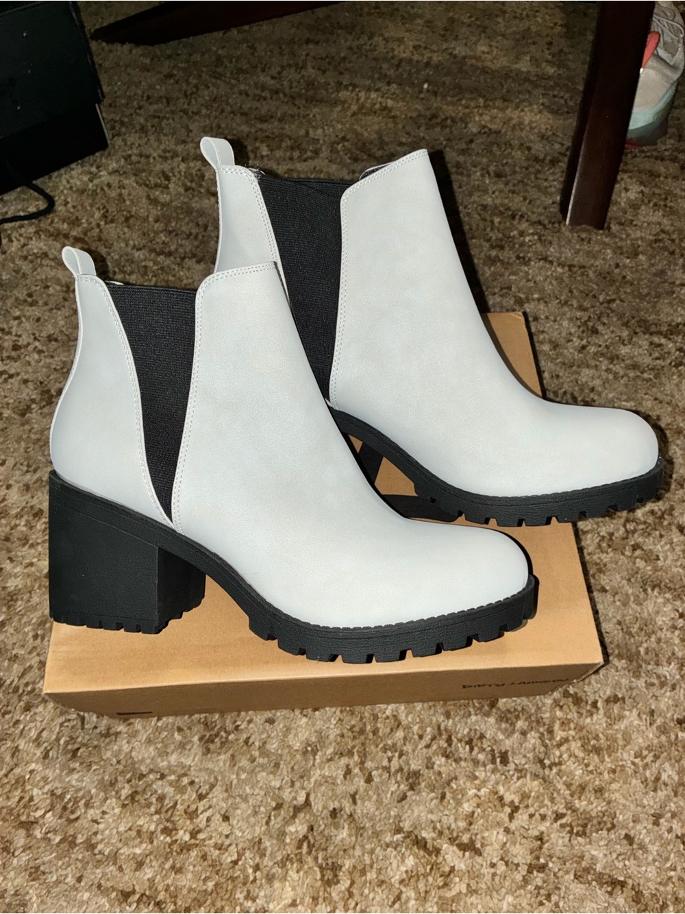 Women's White Chelsea Lug Sole Block Heel Ankle Boots